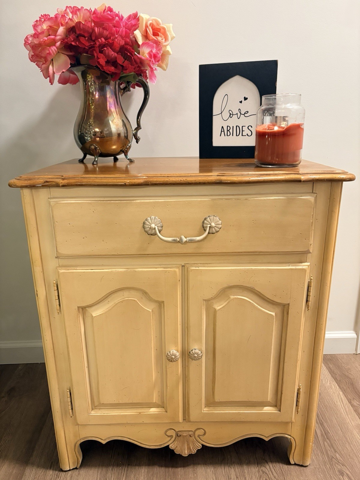 Ethan Allen Country French – Model 26‑5226, Finish 646 – Vintage Nightstand