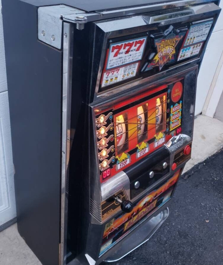 TOKEN SLOT MACHINE ALADDIN 1995