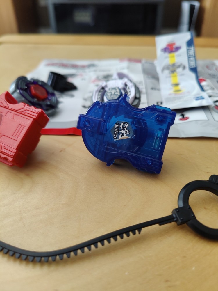 Hasbro Beyblade Metal Wing Smash 2 Pack Earth Eagle Dark Libra