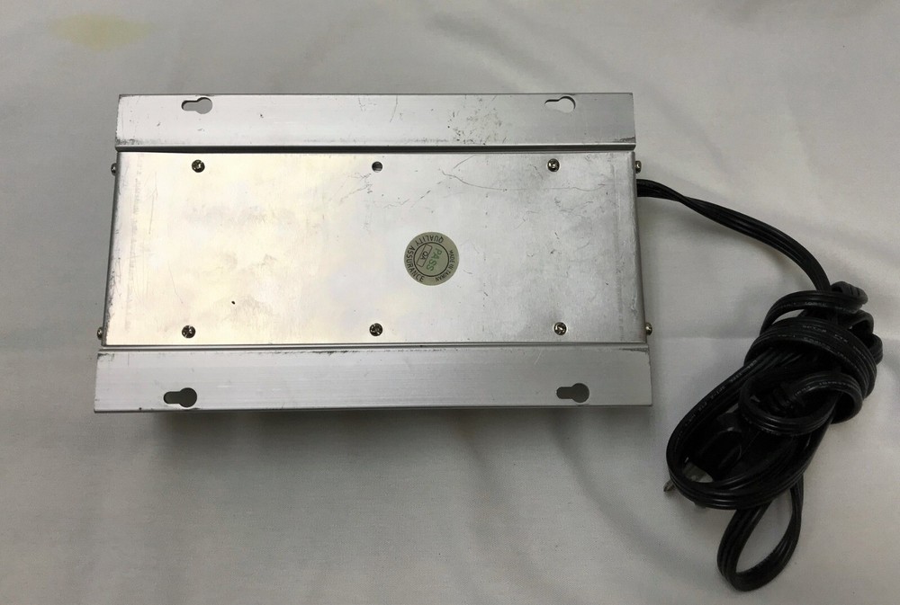 Holland Electronics LLC Model HDA-1000 Broadband Distribution Amplifier