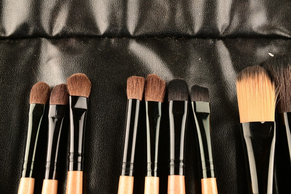 *23 Piece Makeup Brush Set With Black Case