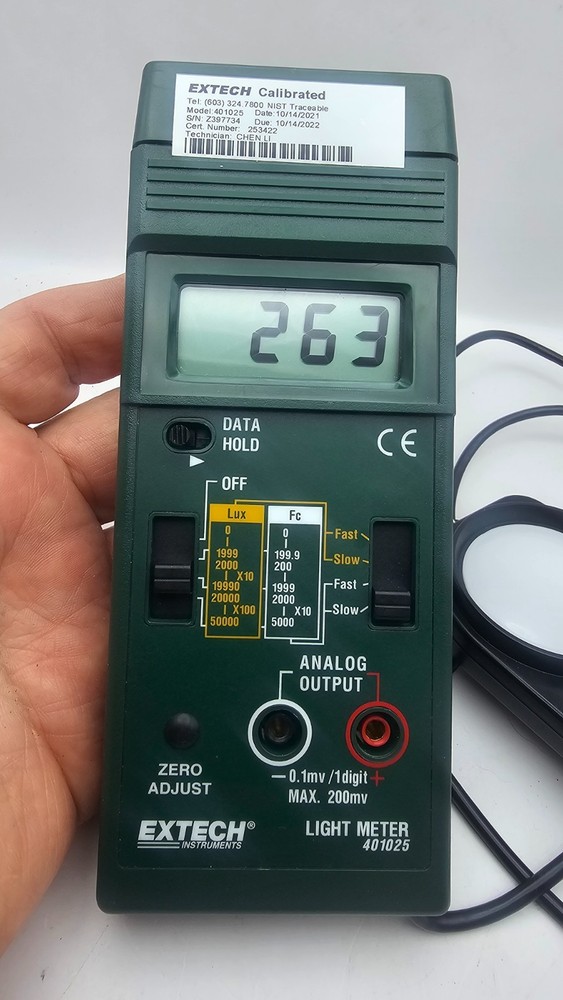 Extech 401025 Digital Light Meter 0-5000 Foot Candles