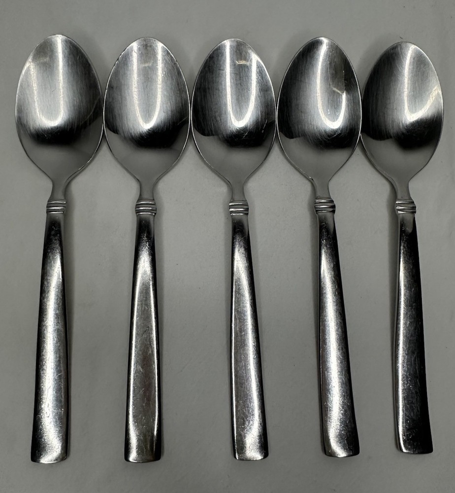 REED & BARTON 18/10 Heritage Mint “Regent” Stainless Flatware , 32 Pcs.