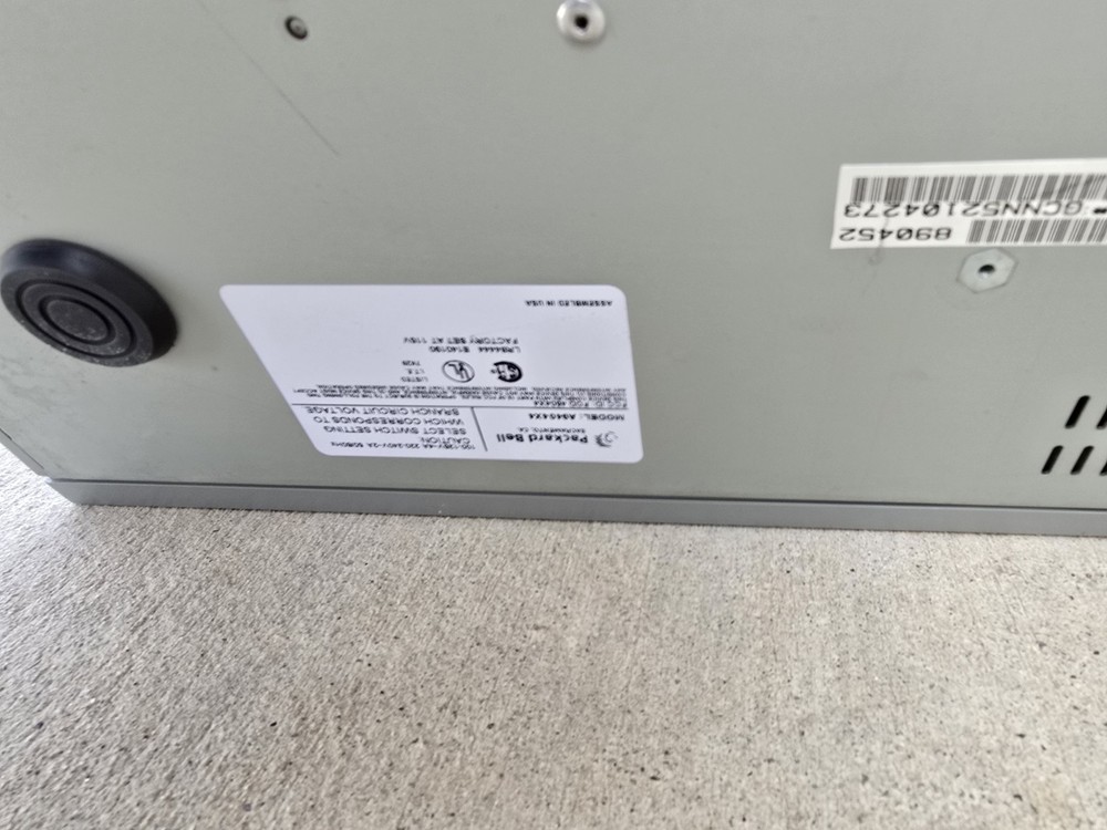 Vintage Packard Bell Legend 204CD Computer *powers On, Read*