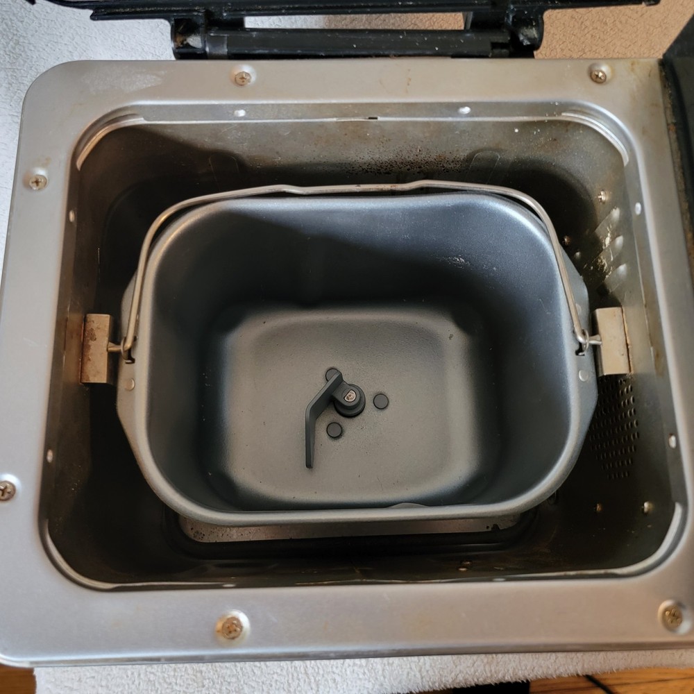 Cuisinart CBK200 Convection Bread Maker - Silver, Works, Read Description