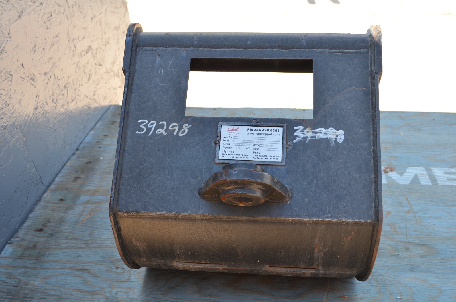 18" WAIN ROY BUCKET 3.5 METRIC TON MACHINE