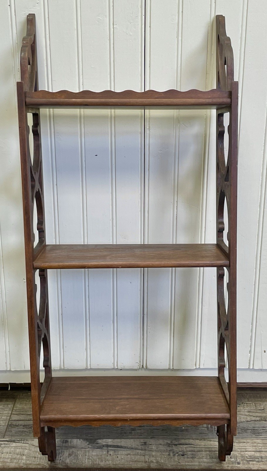 ANTIQUE? ENGLISH EDWARDIAN CARVED MAHOGANY HANGING ETAGERE WALL SHELF! LOVELY!