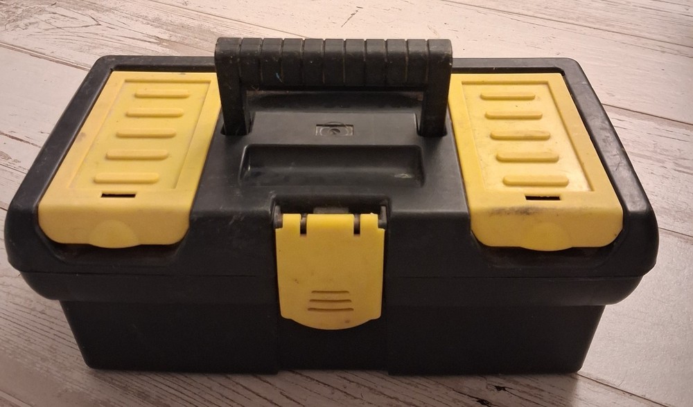 PLASTIC TOOL BOX HEIGHT 14 CM WIDTH 32 CM