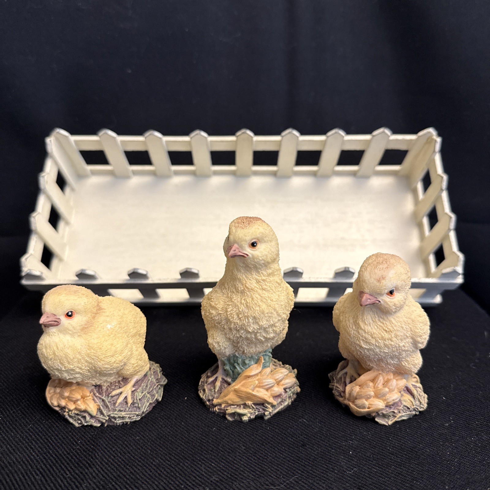 Baby Chick Farmhouse Decor, With Three Baby Chicks