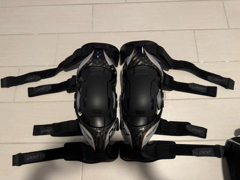POD K8 2.0 Knee Braces Pair Size Large