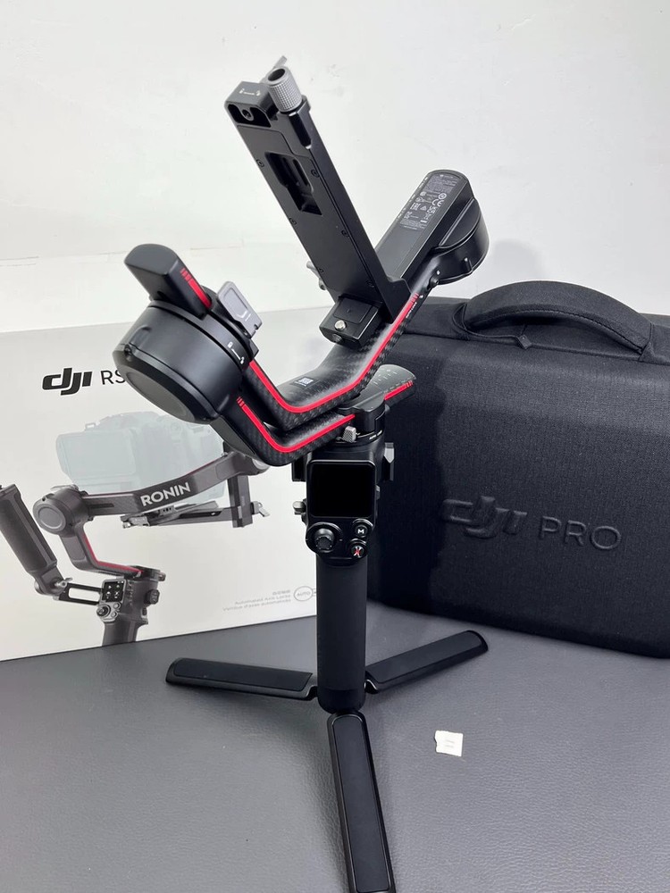 DJI RS 3 Pro Combo (97% New) - Complete Stabilizer Package, Pro-Level