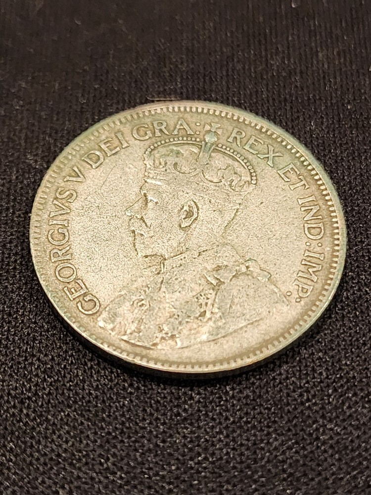 1932 Canada 25 Cents Silver Coin