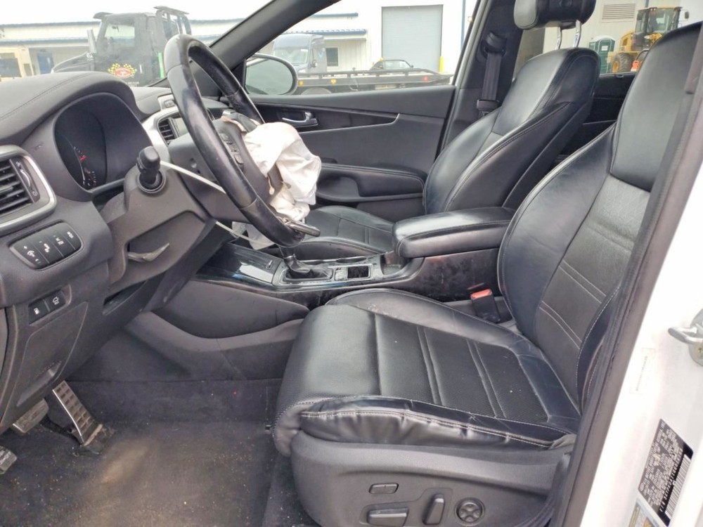 SORENTO 2016 Glove Box 5035181