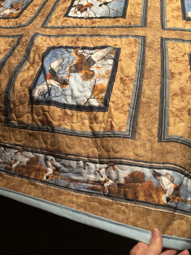 Wild Wings Mallards In Flight Patchwork Pattern Homemade Queen Size Quilt Cotton