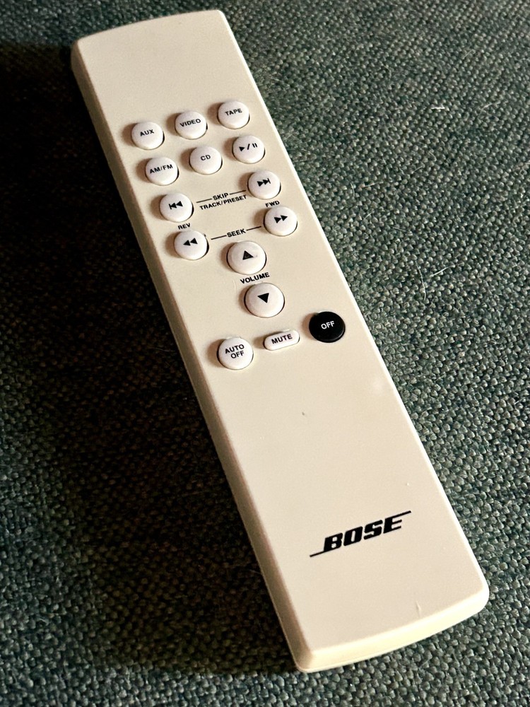 Bose Lifestyle 5 Music System - includes remote & 2 cube speaker arrays