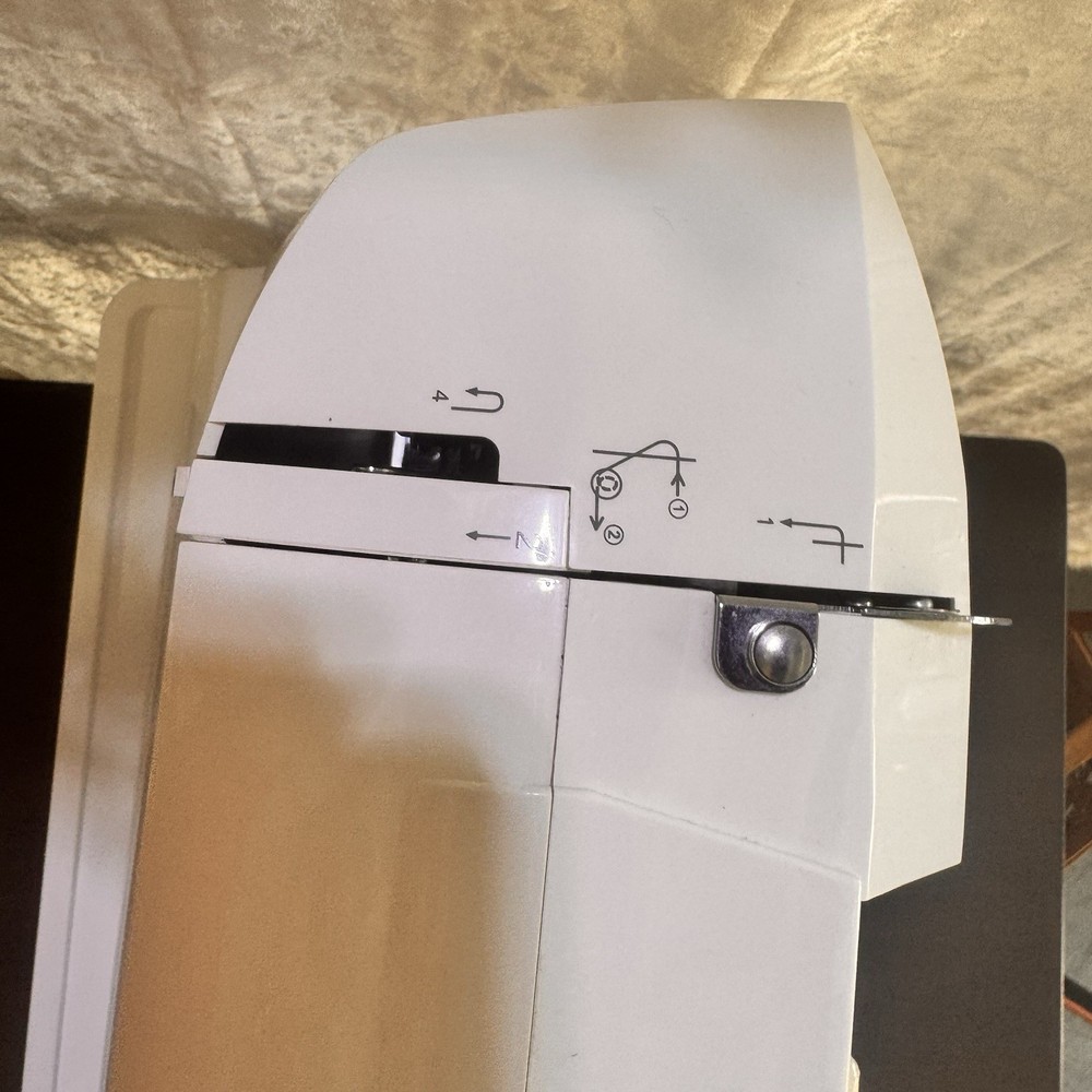 Singer Brilliance 6199 Electronic Sewing Machine