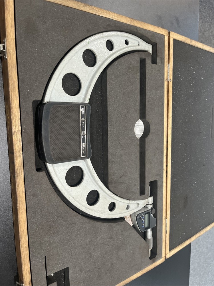 Mitutoyo 10”-11” Micrometer digital