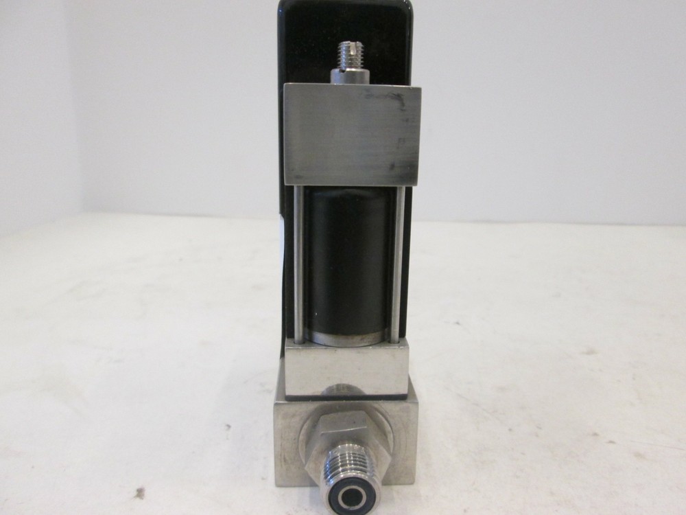 Unit UFC-1020A Mass Flow Controller MFC, SiH4, 500 SCCM, Used