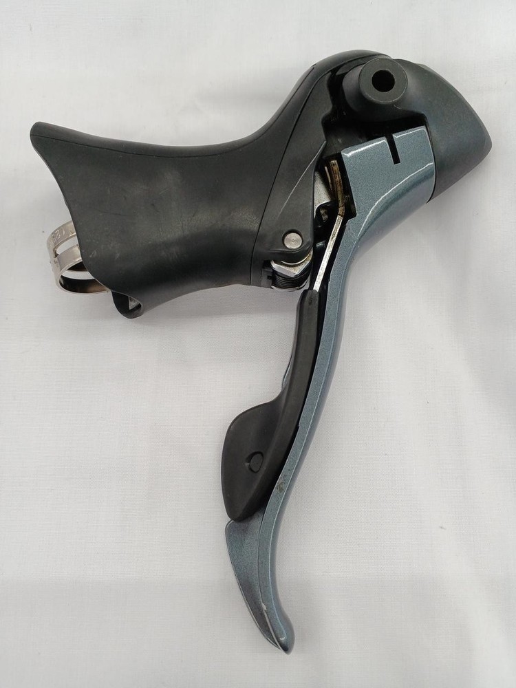 ST-2400 STI Leer
