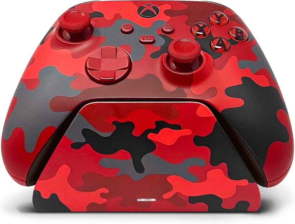 Controller Gear Xbox Pro Charging Stand - Daystrike Camo Red