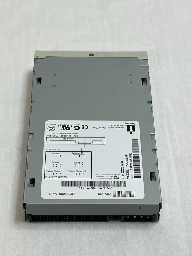 Iomega Z250ATAPI 250MB Zip Disk Drive P/N; 5500965 IDE/ATAPI Interface
