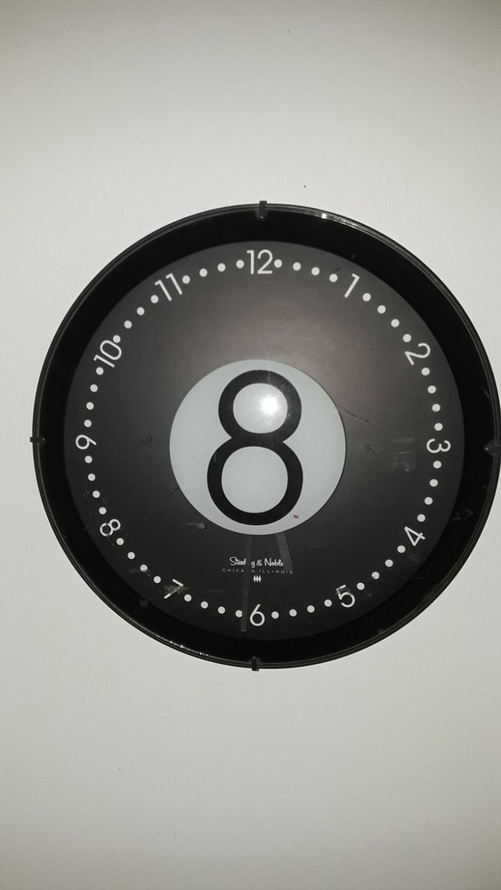 8 Ball billiad clock