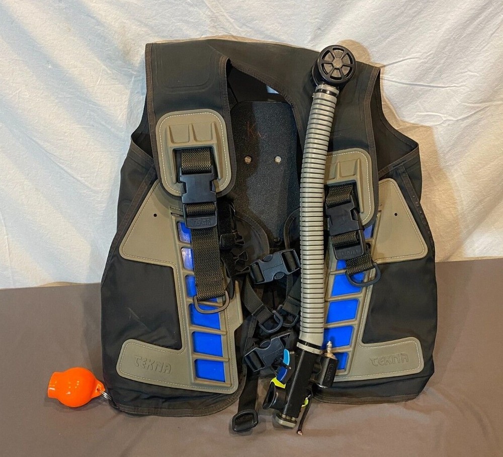 Tekna BCD Compact SCUBA Buoyancy Compensation Device Size Medium GREAT