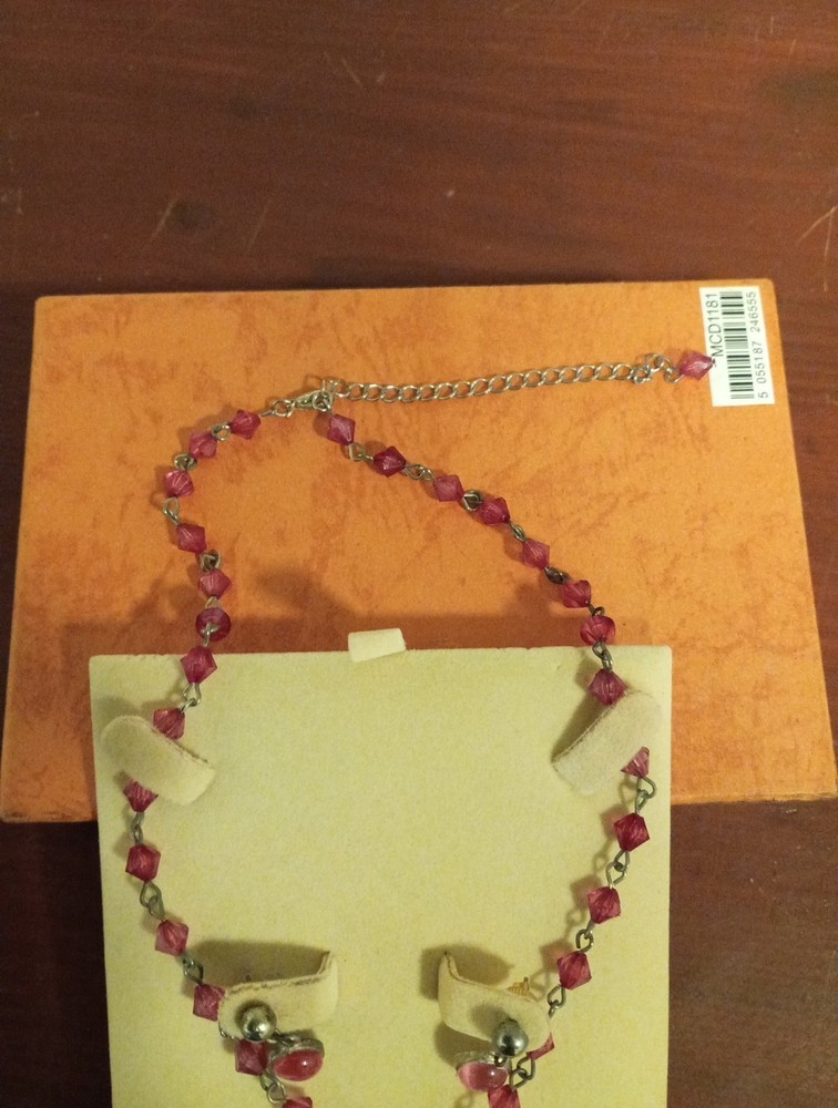 Buckingham Pendant Necklace & Stud Earing Set, Boxed
