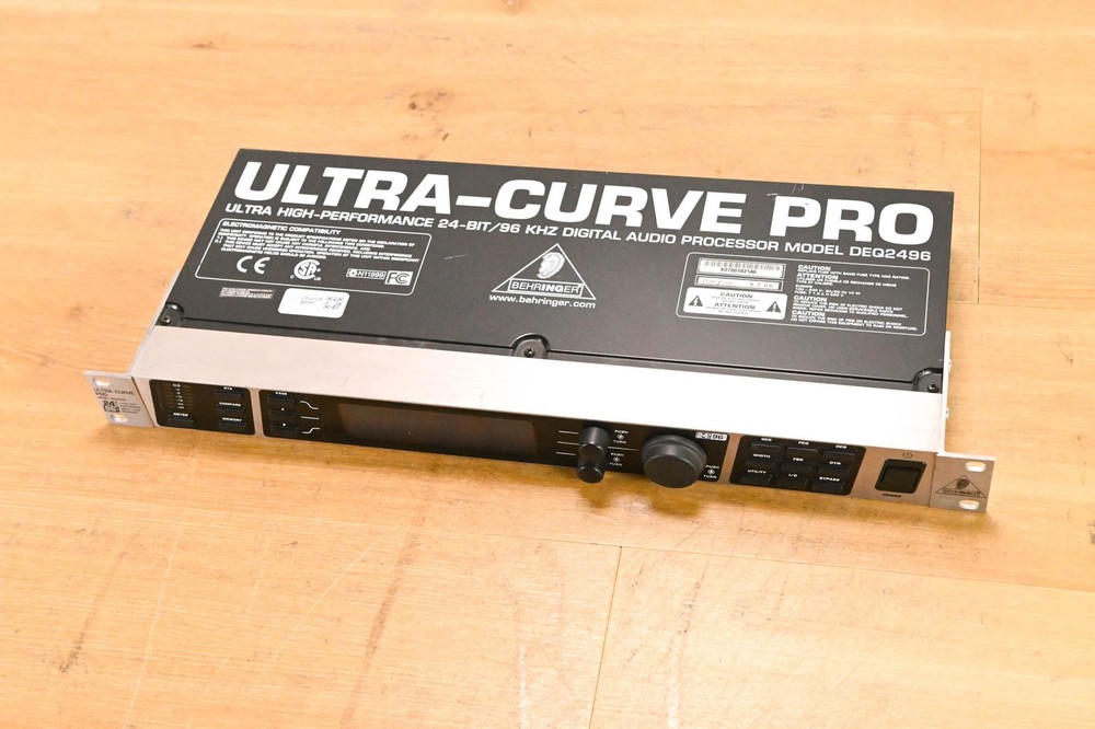 Behringer Ultracurve Pro DEQ2496 Equalizer and Mastering Processor CG01Y4E