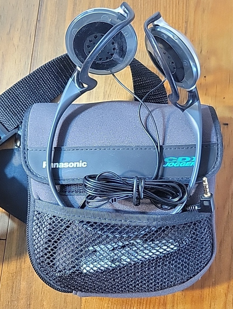 Panasonic SLSV573 Portable CD Player FM/AM Tuner & Jogger Case Bundle - READ