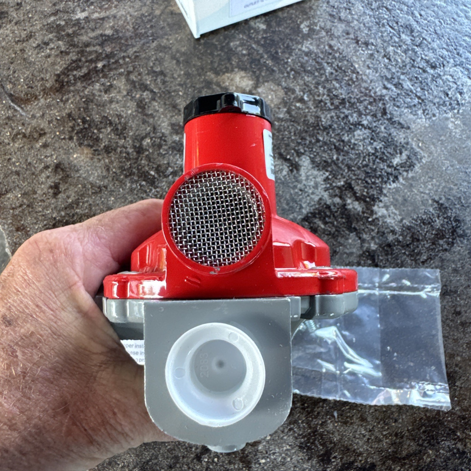 Cavagna Kosan 988HP-05 1st Stage Propane Regulator Outlet 1/2" NPT Inlet POL