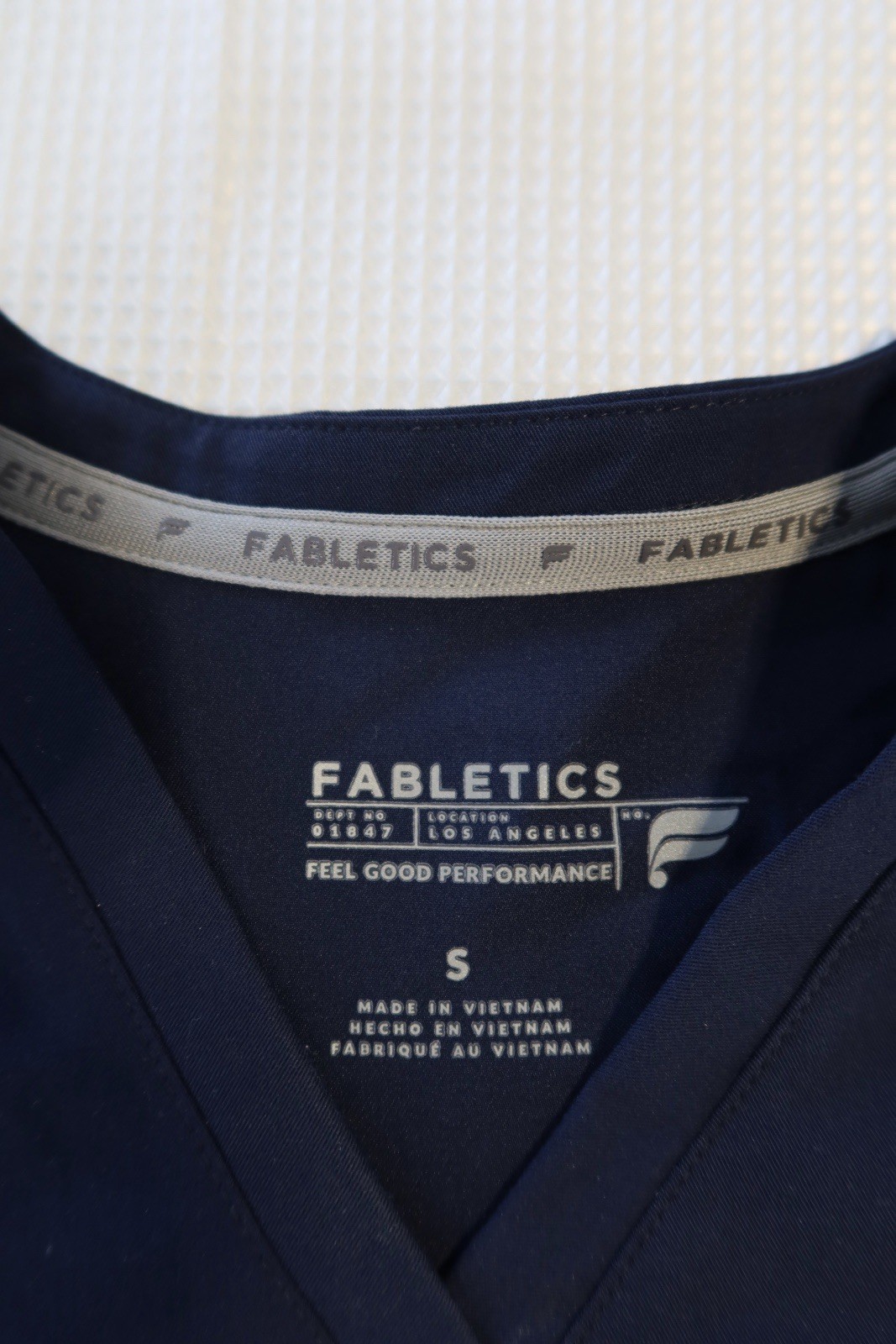 Fabletics Vital 1-Pocket Scrub Top- Navy, Small