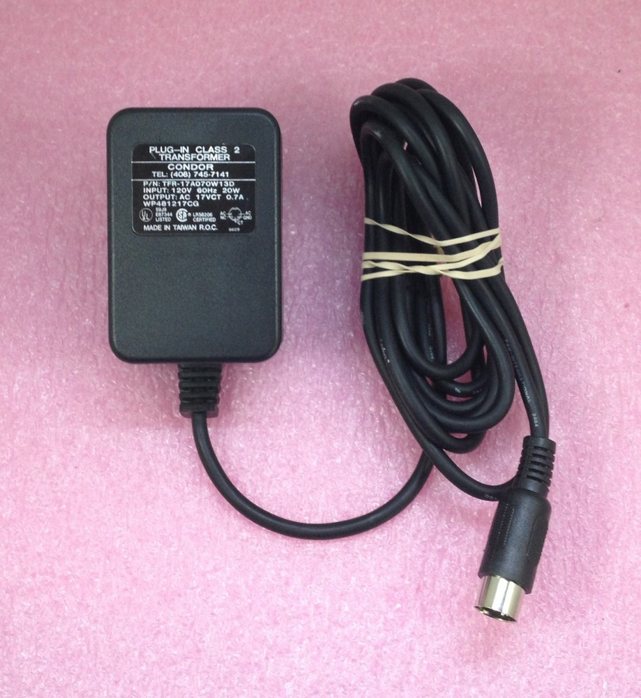ROSE SERVEVIEW SV-4U KEYBOARD CONTROLLED SWITCH WITH POWER SUPPLY & 2 KVM CABLES