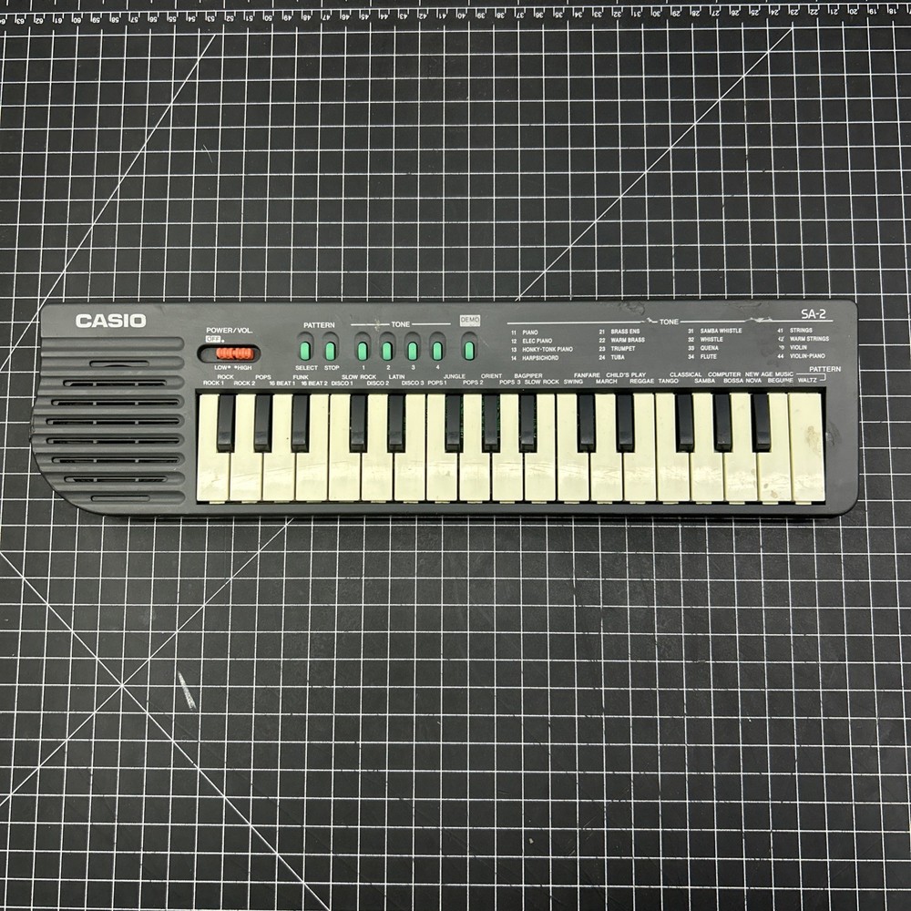 Casio SA-2 Mini Electronic Keyboard - WORKS - Missing Battery Cover
