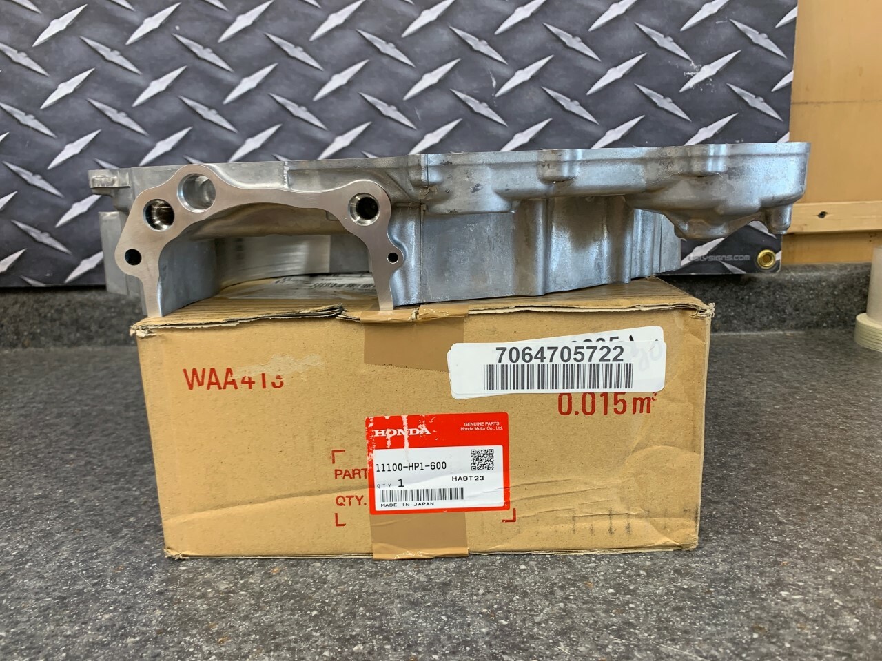 11100-HP1-600 NEW OEM HONDA RIGHT ENGINE CRANKCASE 06-14 TRX450R TRX450ER