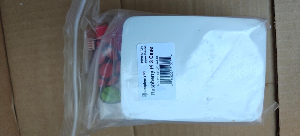 RS Raspberry Pi 3 Model B 1GB RAM Quad Core Computer Free Case & Heatsinks NEW