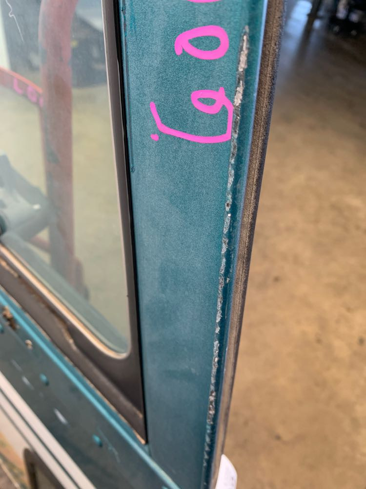 Peterbilt Door (606-13168)