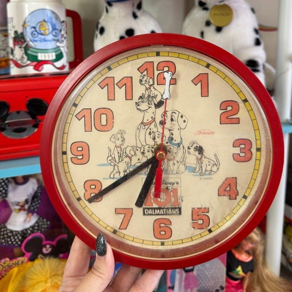 101 DALMATIANS CLOCK