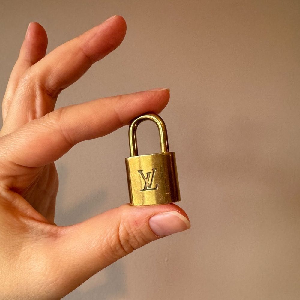 Louis Vuitton Lock Only #313