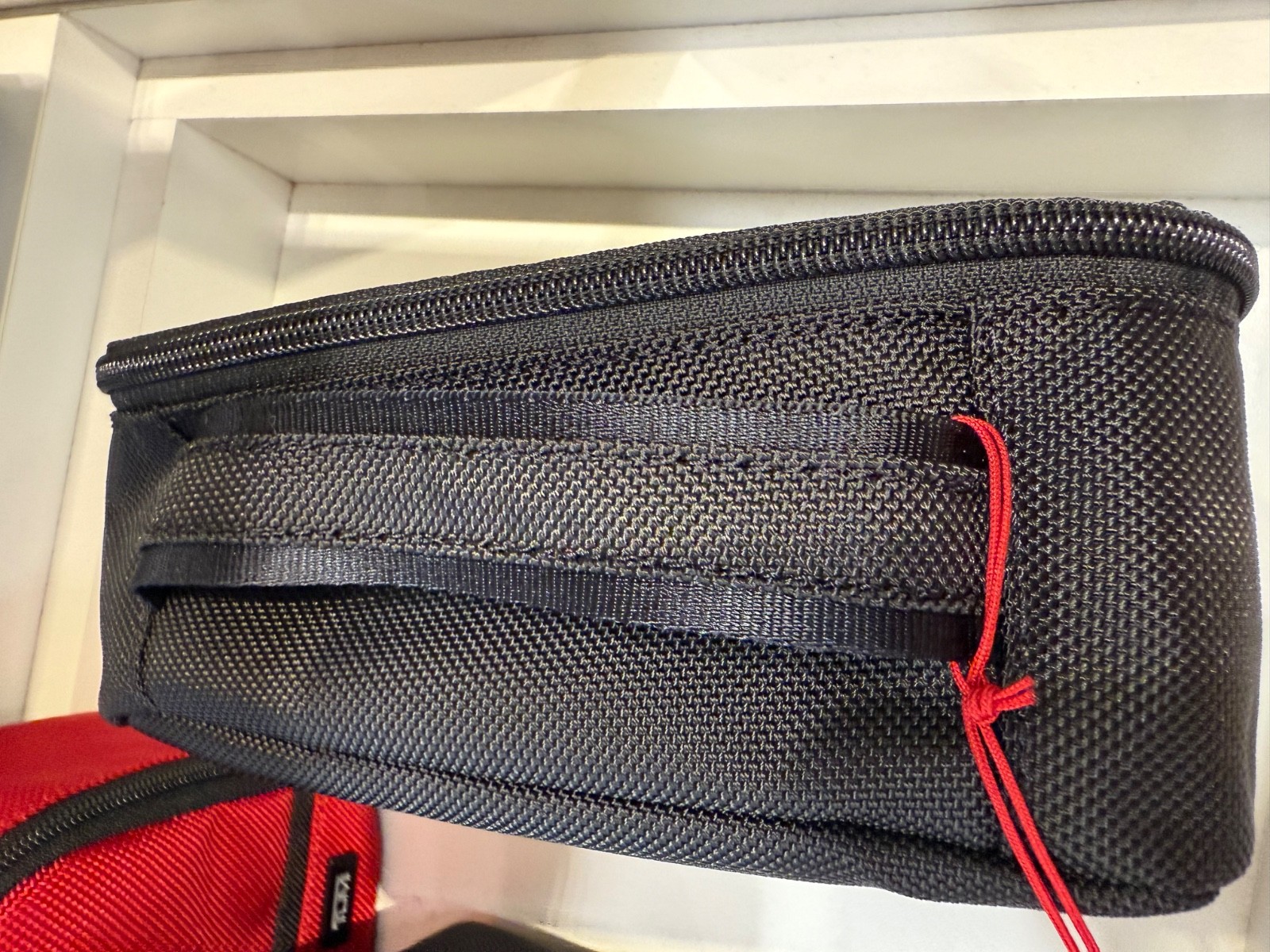 NEW TUMI Zippered CUBE TRAVEL POUCH - Cosmetic Bag - BLACK with GOLD