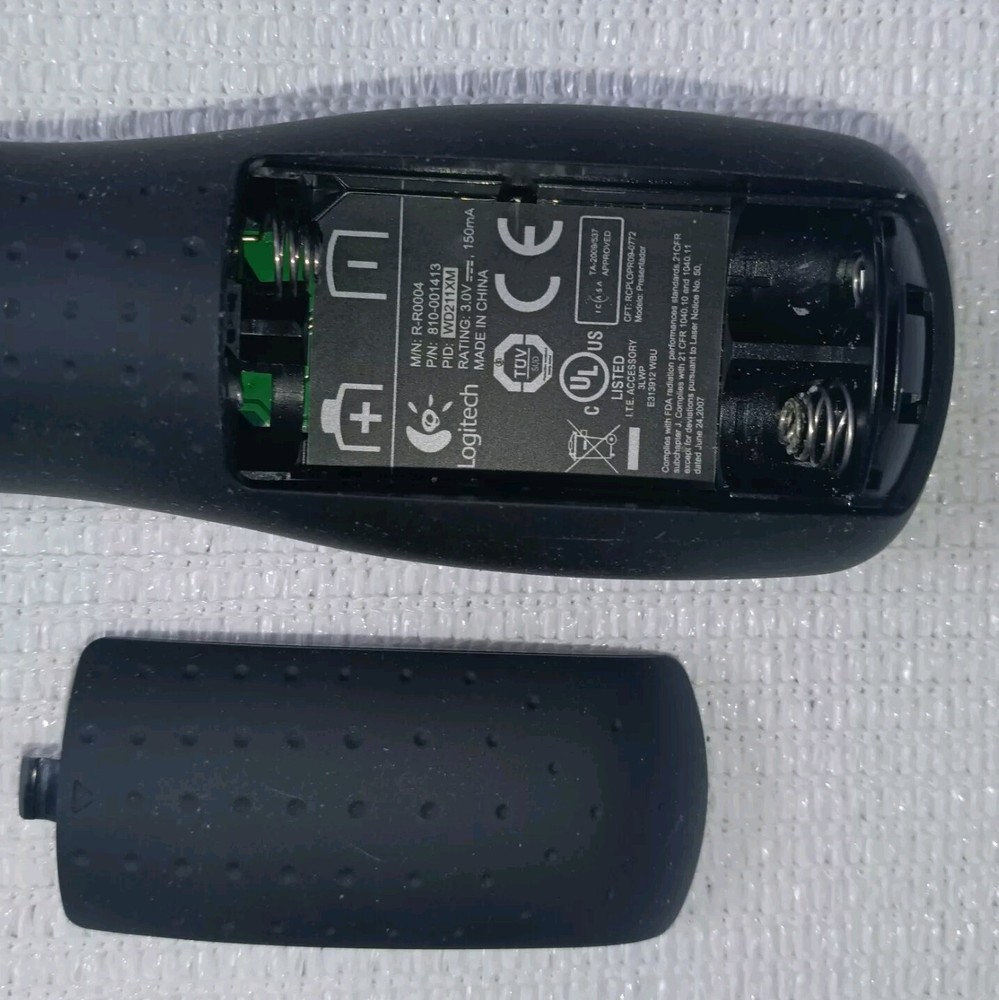 Logitech R400 Presenter Remote Control + Laser Pointer & Dongle (Tested & Works)