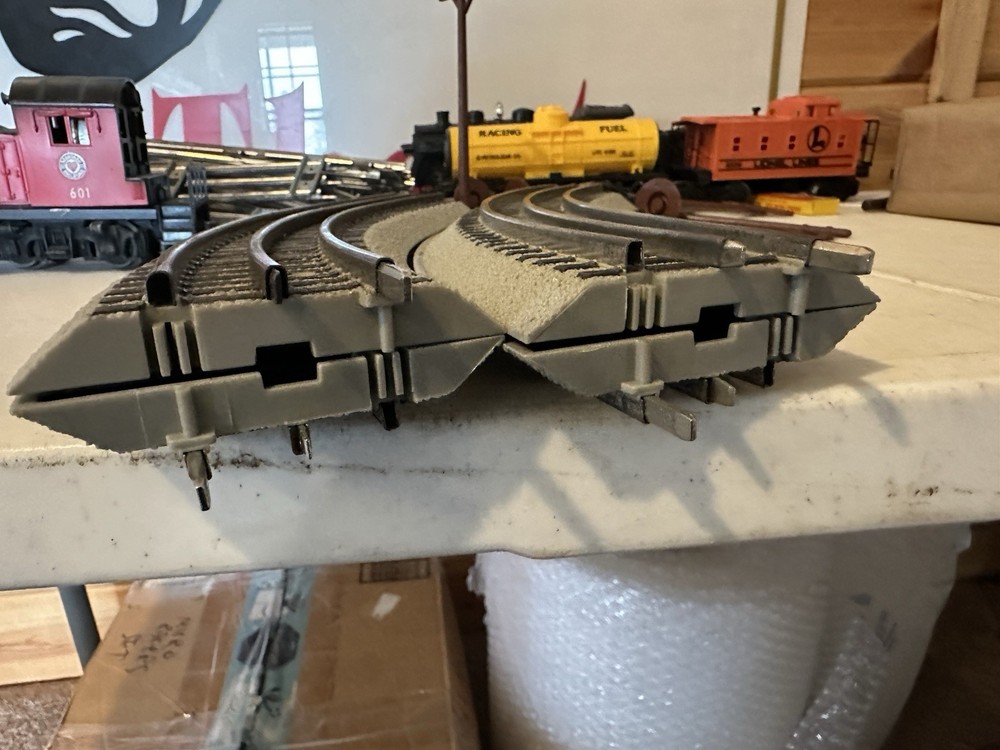 Lionel Fastrack 40x60 Loop Plus CW-80 Transformer