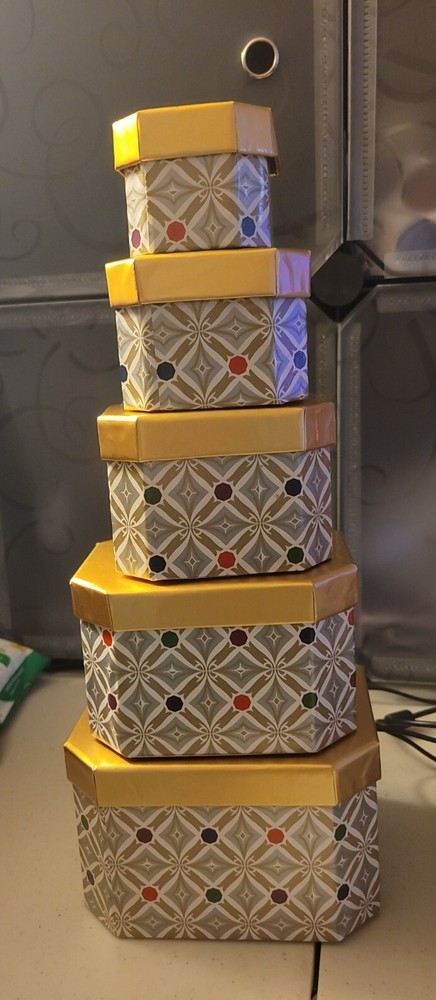 5 Stackable Gift Boxes 5"x6" to 2"x2"