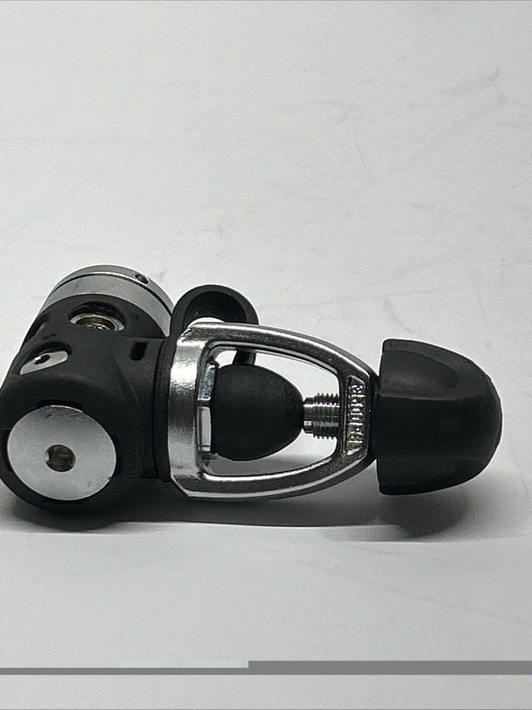 Oceanic DX4 First Stage Regulator. Tested. Scuba Diving.