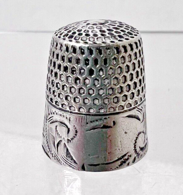 Antique Sterling Silver Thimble w Feather Scroll Design No Monogram Small Size