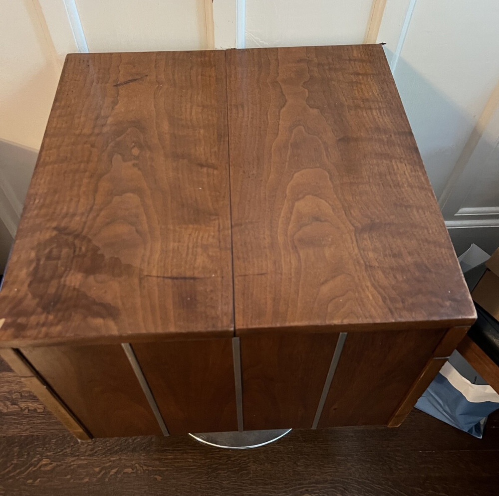Art Deco Walnut - Square Pedastal Bar