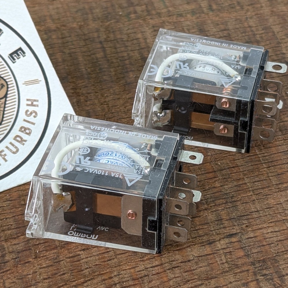 2xOmron Flange Relay LY2F 24VAC 8-Pin !845