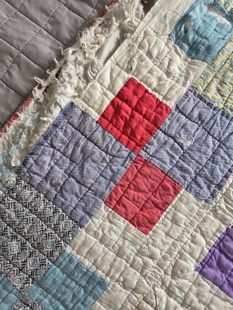 Vintage Handmade Cutter Quilt 70"×77"