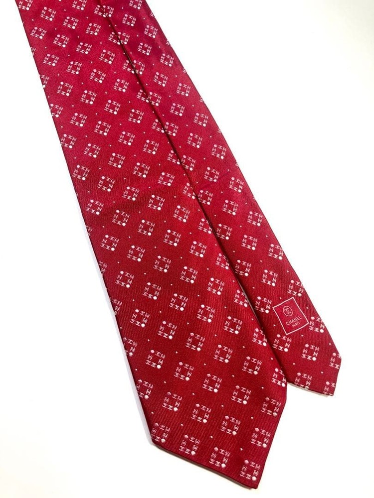 CHANEL tie mark dot rare