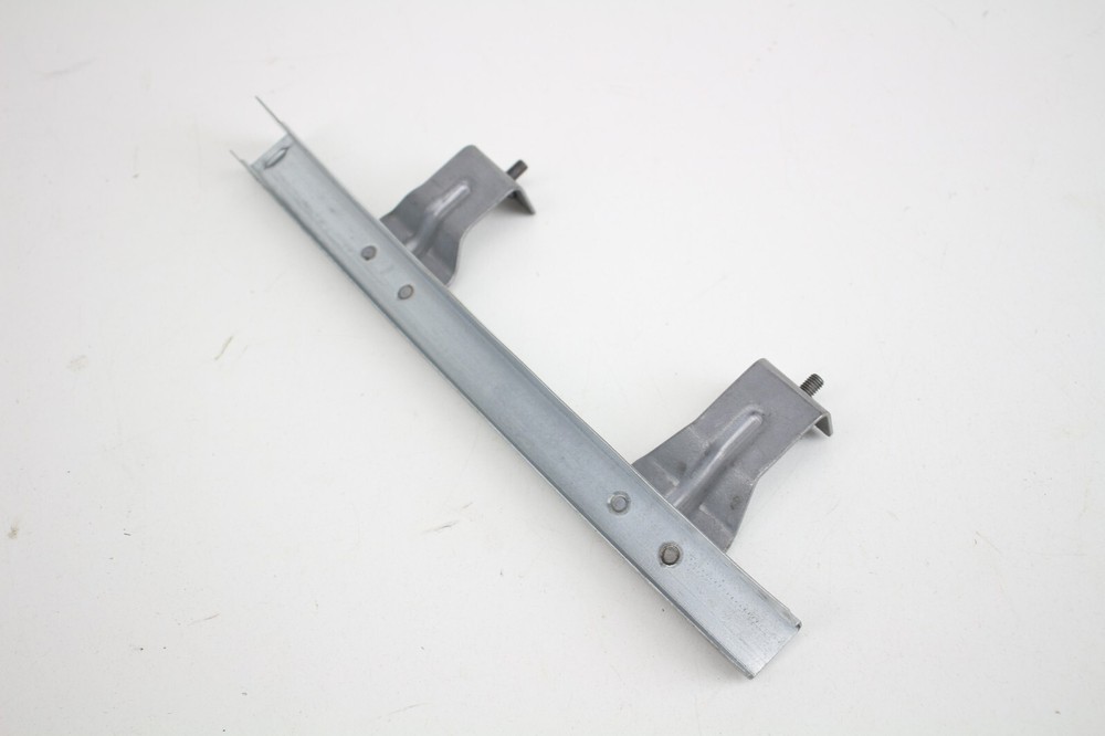 International Left Door Roll Form Bracket 4053437C3